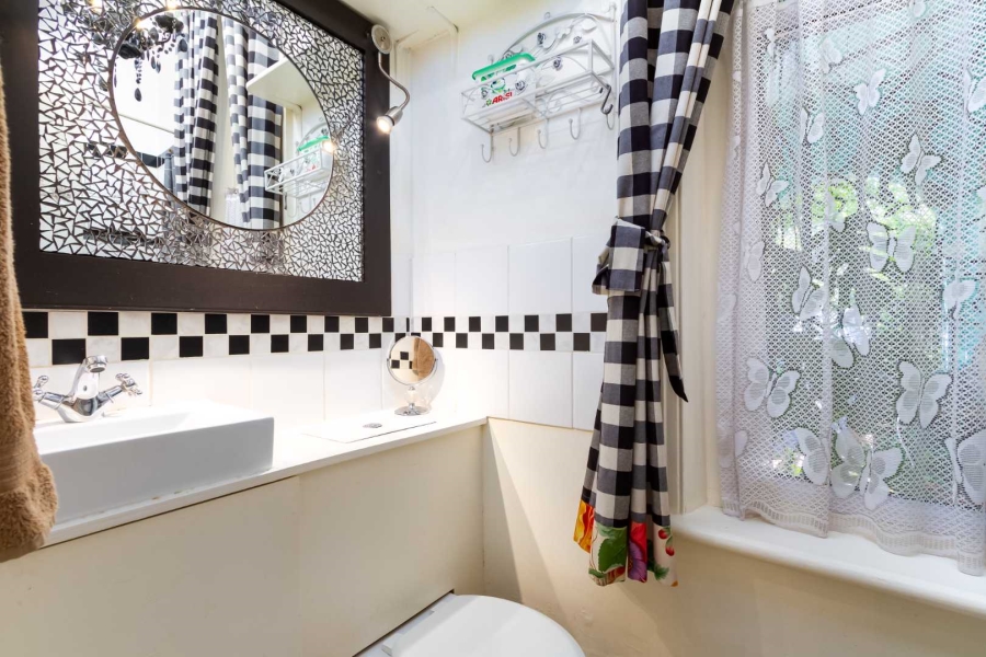 5 Bedroom Property for Sale in Gardens Western Cape